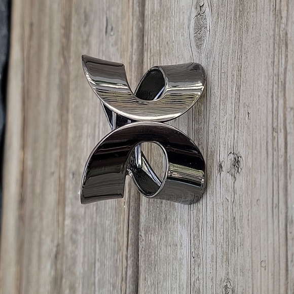 🏷️PreOWNED Bracelet Handcuff Butterfly - Picture 5 of 6